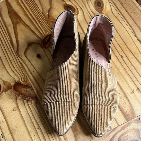 Free People Royale Gold Corduroy Flats Slip-On Shoes Textured - Picture 2 of 8